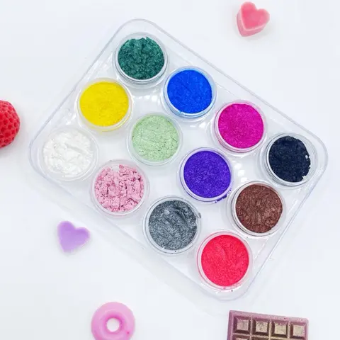สินค้าใหม่!! เซตสีไมก้าผสมเทียน เรซิ่น สบู่ ปูนหอม 12 สีใส่กระปุกฝาเกลียวหนัก 3 กรัม/กระปุก